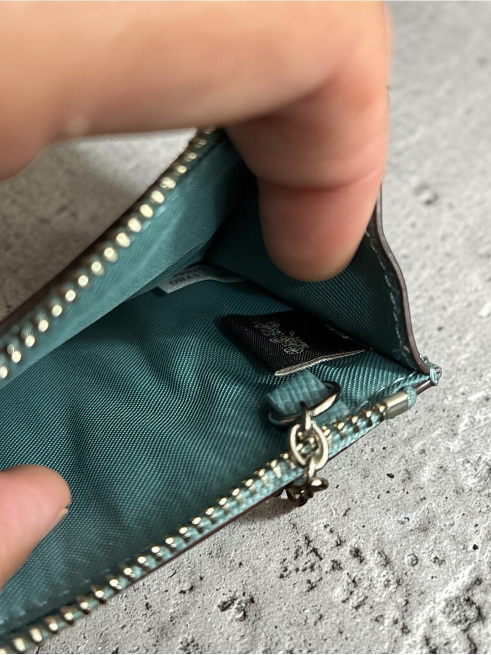 Coach Teal Blue Leather Zip Card Case ID Wallet Keychain – New Without Tags - Picture 3 of 3